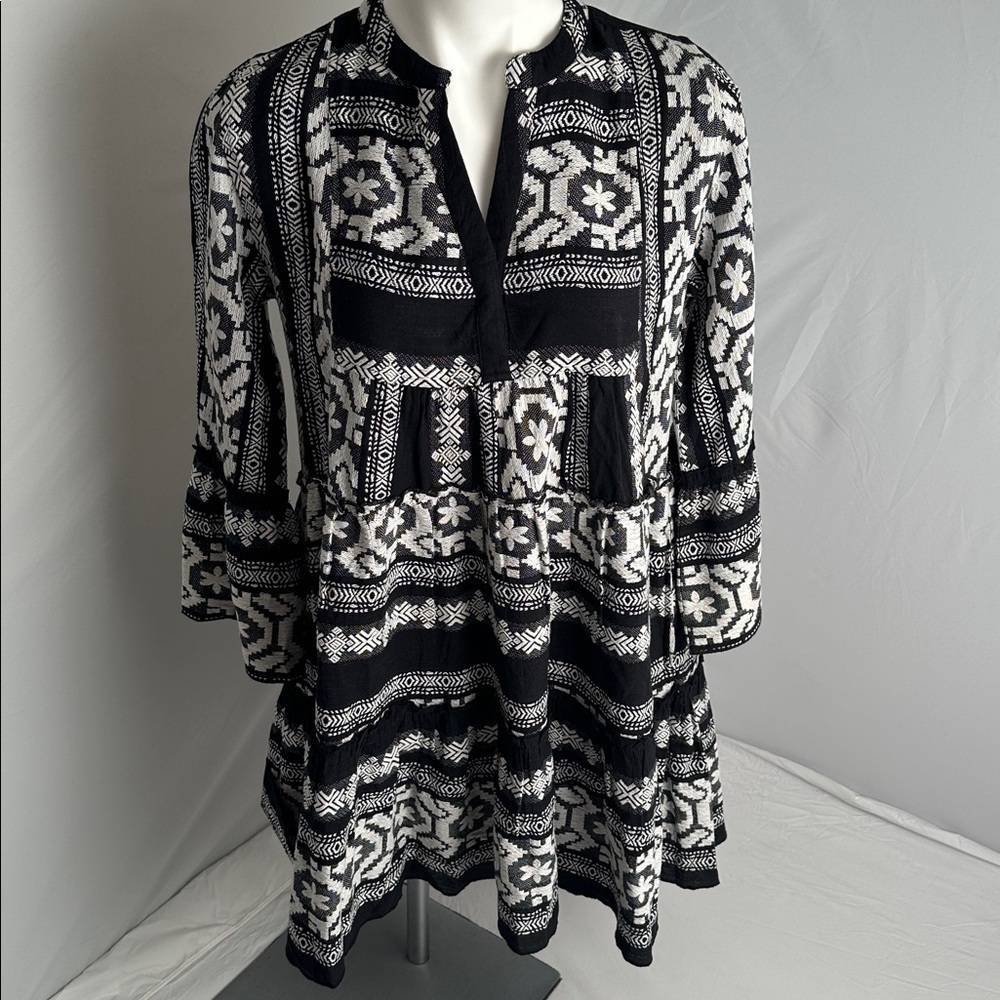 Elan Ciara black and cream notch neck A-Line long sleeve dress